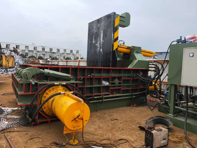 內（nèi）蒙古金屬打包（bāo）機(Y81Q-1350前出包型)